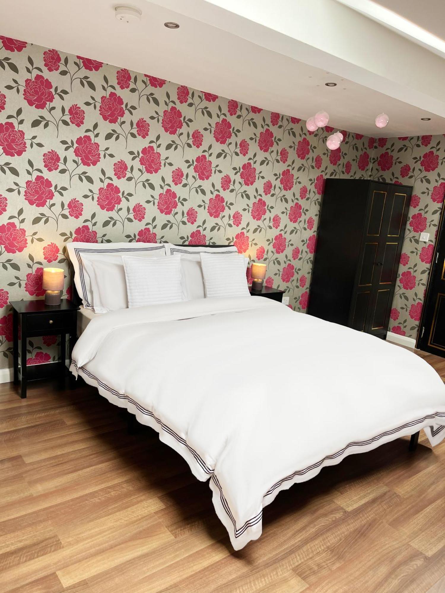 Entire Pinkapt - Free Parking - Up To 4 Guests - 3 Beds - Close To City Centre Belfast Ngoại thất bức ảnh
